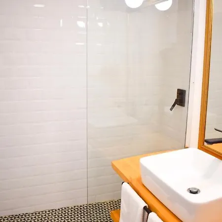 Voya Central - A Luxury Oasis In The Old Town * Брашов
