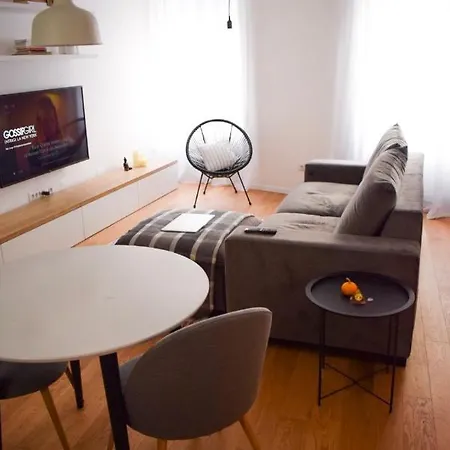 Voya Central - A Luxury Oasis In The Old Town Апартаменти