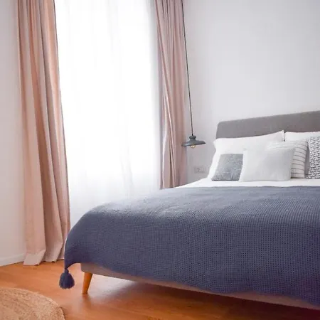 Voya Central - A Luxury Oasis In The Old Town Апартаменти *
