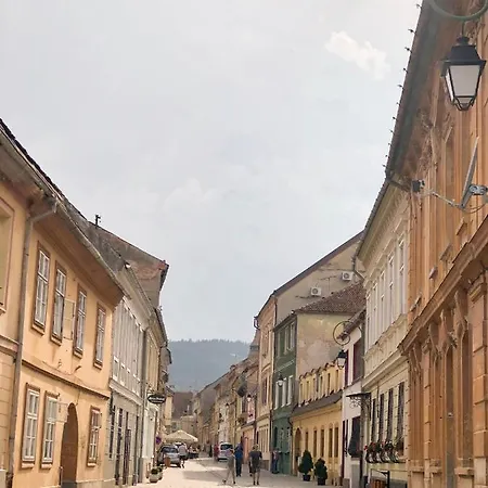 Voya Central - A Luxury Oasis In The Old Town * Брашов